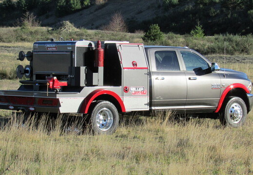 Rival Paladin II 56 -- Modular Welder Rig Truck Deck -- Lincoln (24)