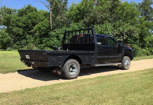 9-521 - RIVAL RAIDER D 56 Aluminm Flat Bed with Gooseneck (1)