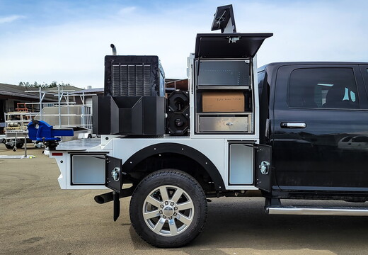 9-1051 - 2023 Paladin S X 38 -- J.L (11)