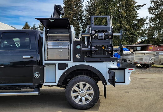 9-1051 - 2023 Paladin S X 38 -- J.L (16)