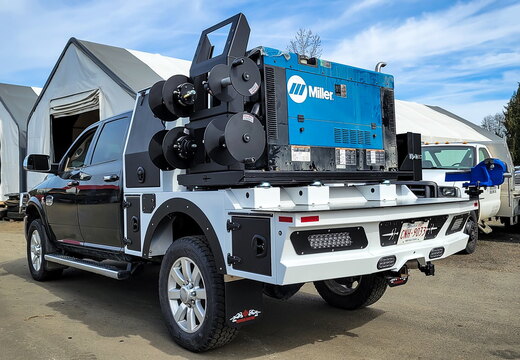 9-1051 - 2023 Paladin S X 38 -- J.L (4)