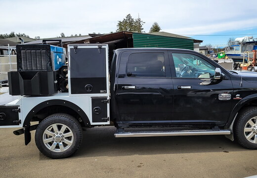 9-1051 - 2023 Paladin S X 38 -- J.L (7)