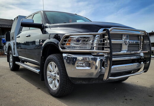 9-1051 - 2023 Paladin S X 38 -- J.L (8)