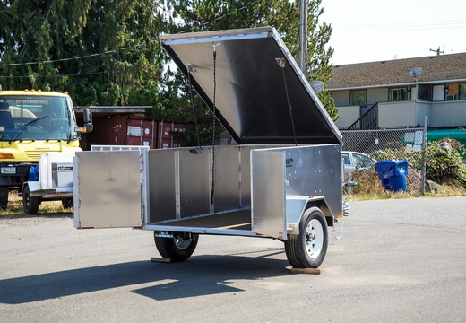 4' x 6' 3000 GVW Enclosed