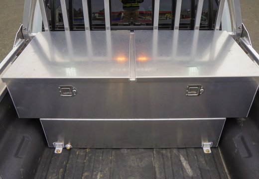 C1 CONTRACTORS HEADACHE RACK AND RAILS (24)