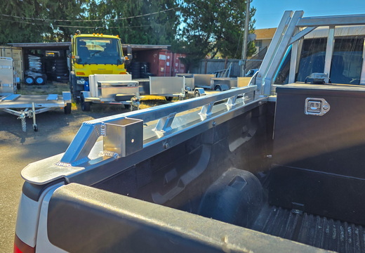 EDGETT CUSTOM HEADACHE RACK AND RAILS (4)