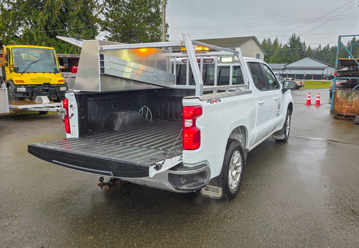 2-1056 - District of Tofino -- Headache Rack & Pauldron Box