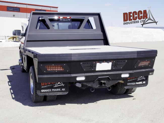 9-522 - RIVAL CORSAIR D56H Aluminum Hauling Flat Bed (3).jpg